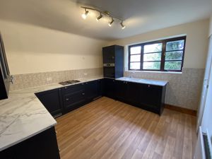 KITCHEN- click for photo gallery